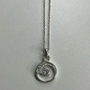 Elegant Silver Pendant Necklace